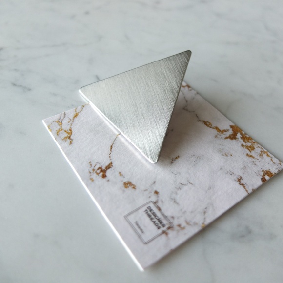 Silver Triangle Brushed Metal Hairpin Barrette - Picture 4 of 6